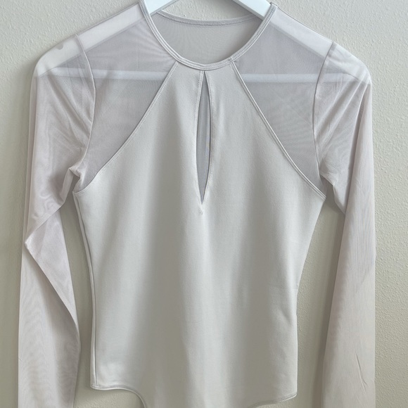 New! A&F Beige/Cream Bodysuit - Picture 2 of 4